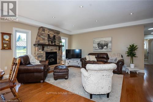 119 Neerhof Lane, R.R.#5 Lane, Georgian Bluffs, ON - Indoor Photo Showing Living Room With Fireplace