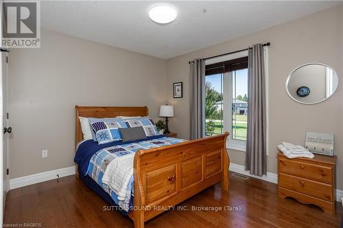 119 Neerhof Lane, R.R.#5 Lane, Georgian Bluffs, ON - Indoor Photo Showing Bedroom