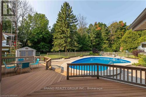 122 Cottage Ln, Georgian Bluffs, ON - Outdoor With In Ground Pool With Backyard