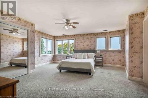 122 Cottage Ln, Georgian Bluffs, ON - Indoor Photo Showing Bedroom