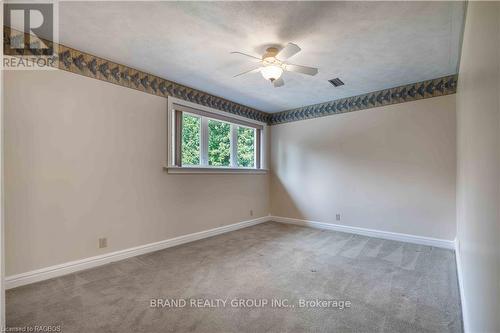 122 Cottage Ln, Georgian Bluffs, ON - Indoor Photo Showing Other Room