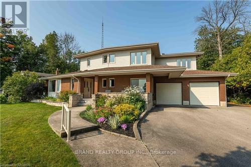 122 Cottage Ln, Georgian Bluffs, ON - Outdoor With Facade