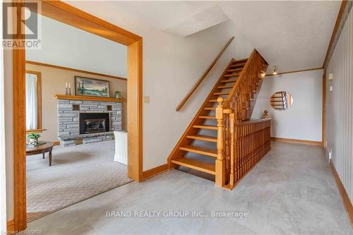 122 Cottage Ln, Georgian Bluffs, ON - Indoor With Fireplace