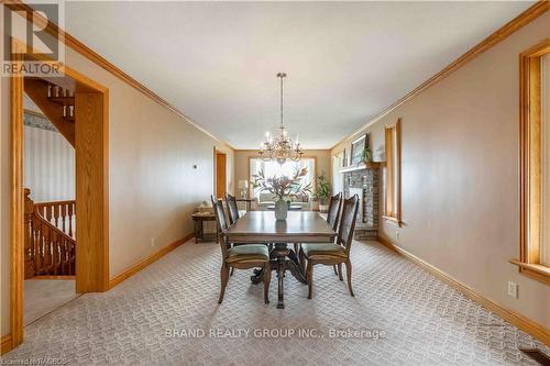 122 Cottage Ln, Georgian Bluffs, ON - Indoor Photo Showing Dining Room