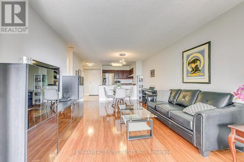 2202 - 35 Kingsbridge Garden Circle, Mississauga, ON - Indoor Photo Showing Living Room