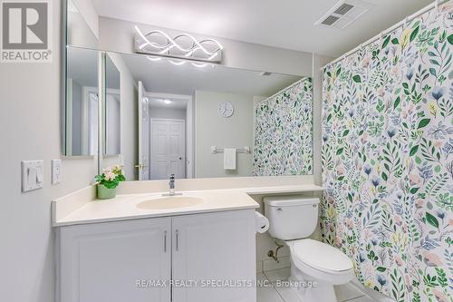 2202 - 35 Kingsbridge Garden Circle, Mississauga, ON - Indoor Photo Showing Bathroom