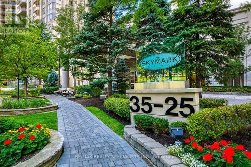 2202 - 35 Kingsbridge Garden Circle, Mississauga (Hurontario), ON - Outdoor