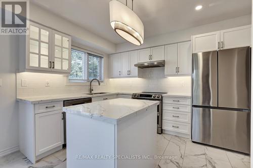 262 - 3030 Breakwater Court, Mississauga (Cooksville), ON - Indoor Photo Showing Kitchen With Stainless Steel Kitchen With Upgraded Kitchen