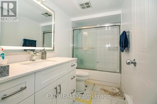 1031 - 1504 Pilgrims Way, Oakville, ON - Indoor Photo Showing Bathroom