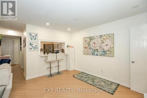 1031 - 1504 Pilgrims Way, Oakville, ON - Indoor