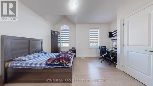 34 James Walker Avenue, Caledon, ON - Indoor Photo Showing Bedroom