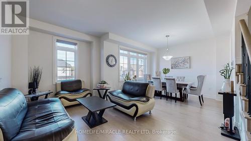 34 James Walker Avenue, Caledon, ON - Indoor Photo Showing Living Room