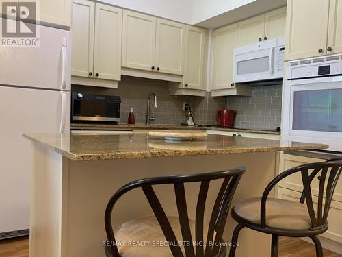 1209 - 810 Scollard Court, Mississauga, ON - Indoor Photo Showing Kitchen