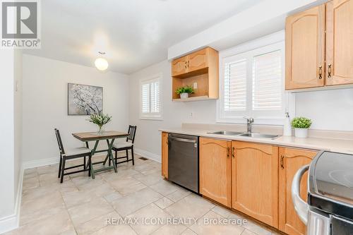 92 Drumlin Drive, Cambridge, ON - Indoor Photo Showing Kitchen With Double Sink