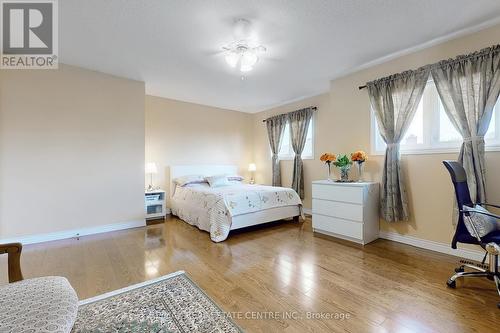 474 Dicenzo Drive, Hamilton, ON - Indoor Photo Showing Bedroom