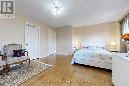 474 Dicenzo Drive, Hamilton, ON - Indoor Photo Showing Bedroom