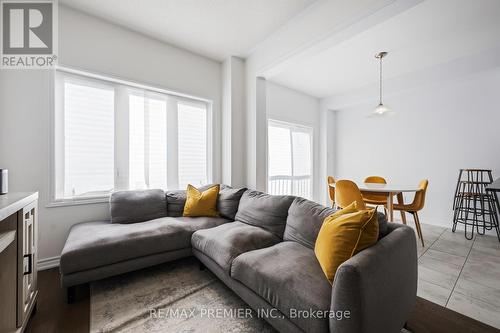 142 Werry Avenue, Southgate, ON - Indoor Photo Showing Living Room