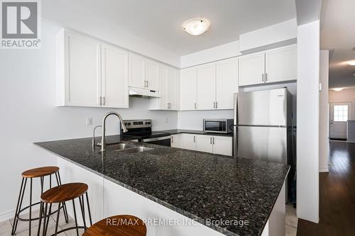 142 Werry Avenue, Southgate, ON - Indoor Photo Showing Kitchen With Double Sink With Upgraded Kitchen