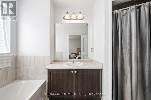 142 Werry Avenue, Southgate, ON - Indoor Photo Showing Bathroom