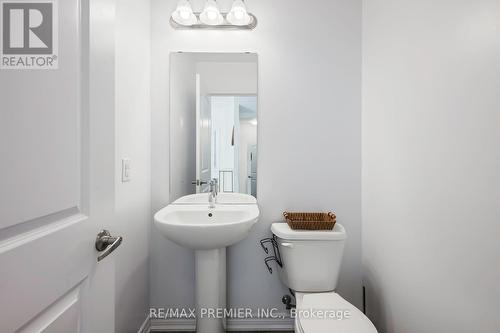 142 Werry Avenue, Southgate, ON - Indoor Photo Showing Bathroom