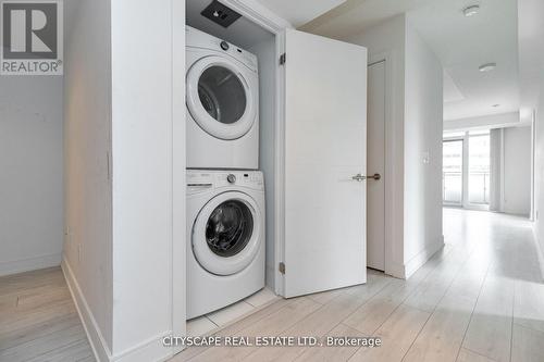 315 - 525 Adelaide Street W, Toronto, ON - Indoor Photo Showing Laundry Room