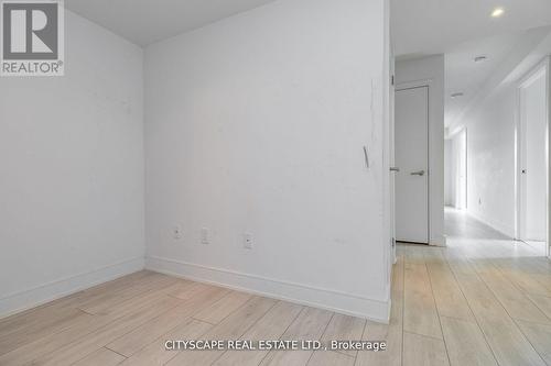 315 - 525 Adelaide Street W, Toronto, ON - Indoor Photo Showing Other Room