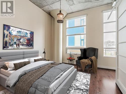 902 - 42 Camden Street, Toronto, ON - Indoor Photo Showing Bedroom