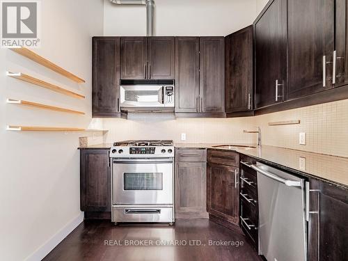 902 - 42 Camden Street, Toronto, ON - Indoor Photo Showing Kitchen