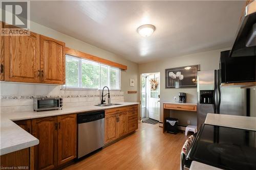 512 Ski Club Road, North Bay, ON - Indoor Photo Showing Kitchen With Double Sink