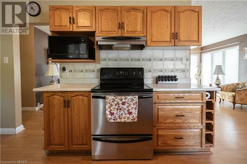 512 Ski Club Road, North Bay, ON - Indoor Photo Showing Kitchen