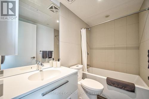 4301 - 15 Grenville Street, Toronto, ON - Indoor Photo Showing Bathroom