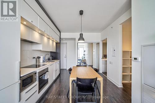 4301 - 15 Grenville Street, Toronto, ON - Indoor Photo Showing Kitchen