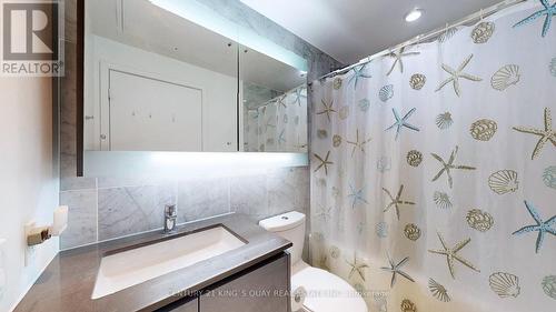 712 - 115 Mcmahon Drive, Toronto, ON - Indoor Photo Showing Bathroom