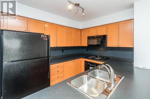 810 - 330 Adelaide Street E, Toronto (Moss Park), ON - Indoor Photo Showing Kitchen With Double Sink