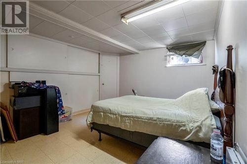 496 Carlton Street, St. Catharines, ON - Indoor Photo Showing Bedroom