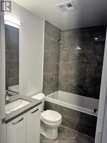 410 - 195 Mccaul Street, Toronto, ON - Indoor Photo Showing Bathroom