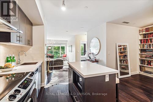 307 - 58 Orchard View Boulevard, Toronto, ON - Indoor Photo Showing Kitchen With Upgraded Kitchen