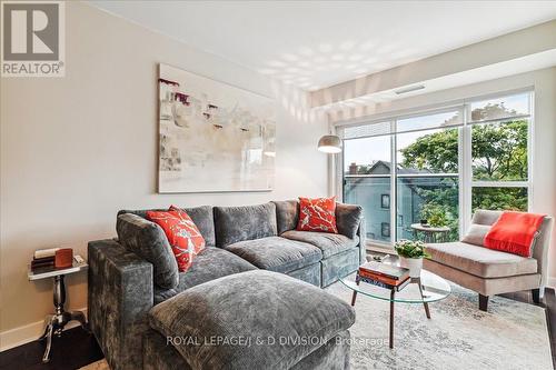 307 - 58 Orchard View Boulevard, Toronto, ON - Indoor Photo Showing Living Room