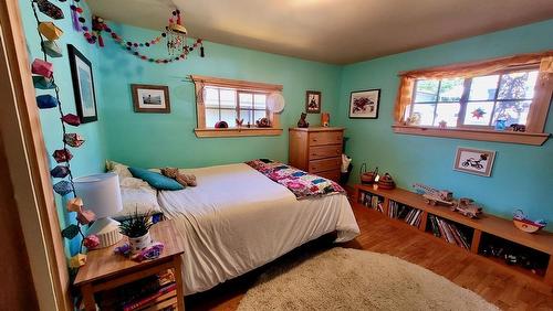 1420 Cedar Street, Nelson, BC - Indoor Photo Showing Bedroom