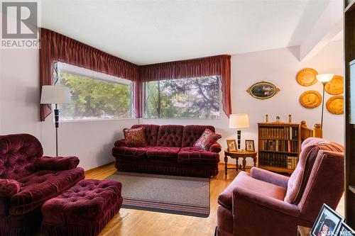 34 O'Neil Crescent, Saskatoon, SK - Indoor Photo Showing Living Room