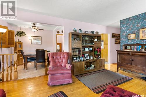 34 O'Neil Crescent, Saskatoon, SK - Indoor Photo Showing Living Room