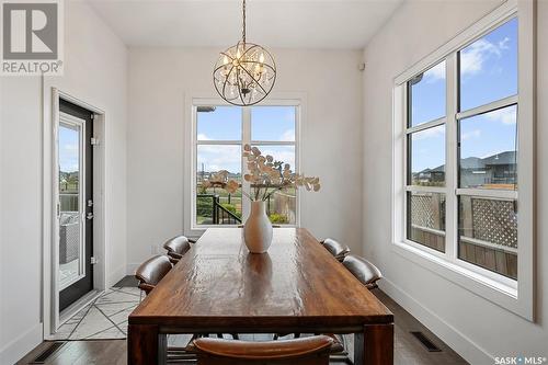 911 Hastings Crescent, Saskatoon, SK - Indoor Photo Showing Dining Room