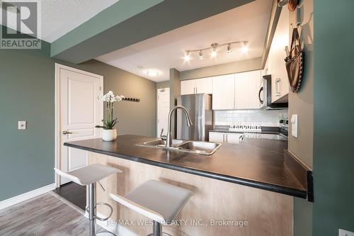 203 - 310 Red Maple Road, Richmond Hill (Langstaff), ON - Indoor Photo Showing Kitchen With Double Sink