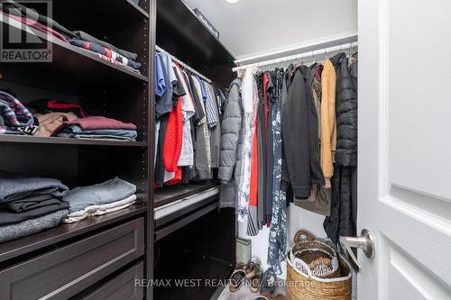 203 - 310 Red Maple Road, Richmond Hill (Langstaff), ON - Indoor With Storage