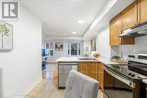 176 - 312 John Street, Markham (Aileen-Willowbrook), ON - Indoor Photo Showing Kitchen