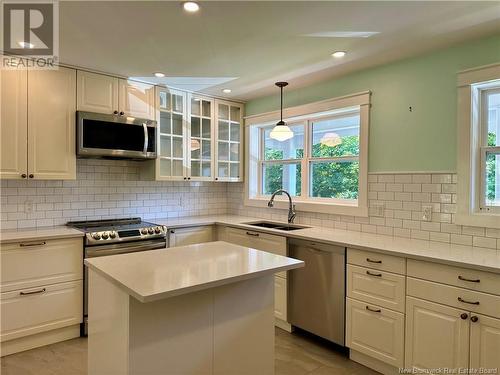 49 Pembroke Crescent, Fredericton, NB - Indoor Photo Showing Kitchen With Double Sink With Upgraded Kitchen