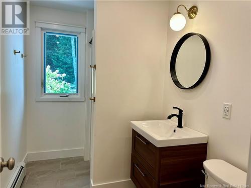 49 Pembroke Crescent, Fredericton, NB - Indoor Photo Showing Bathroom