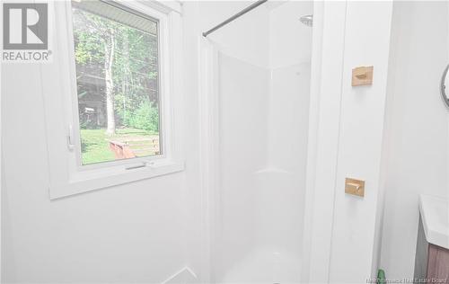 49 Pembroke Crescent, Fredericton, NB - Indoor Photo Showing Bathroom