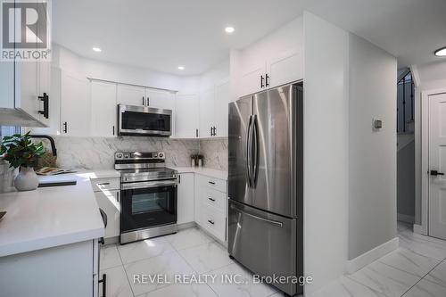 113 Simmons Boulevard, Brampton (Madoc), ON - Indoor Photo Showing Kitchen With Stainless Steel Kitchen With Upgraded Kitchen