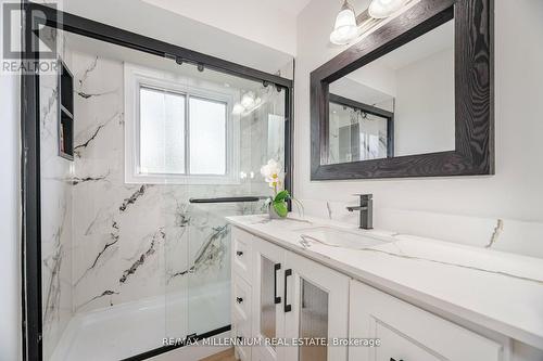 5 Madoc Road, Brampton (Madoc), ON - Indoor Photo Showing Bathroom